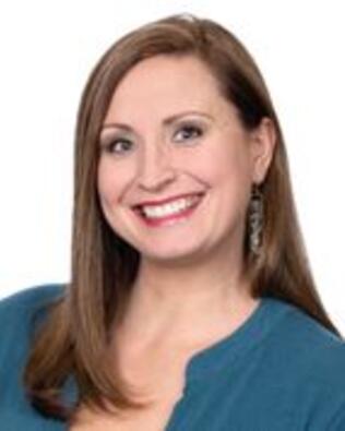 Headshot of Misti Cross