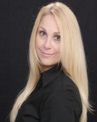 Headshot of Amanda Cain Smith