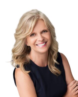Headshot of Debbie Lee