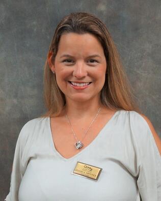 Headshot of Jessica Spinner