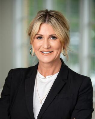 Headshot of Kelly Mann