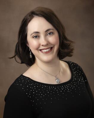 Headshot of Liz Replogle