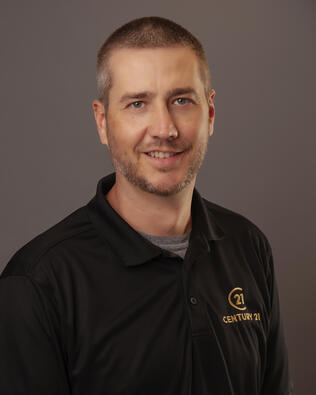 Headshot of Chris Weaver