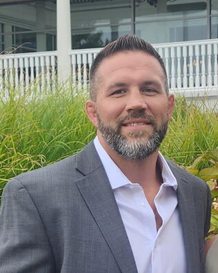 Headshot of Douglas Umbehauer, Jr.