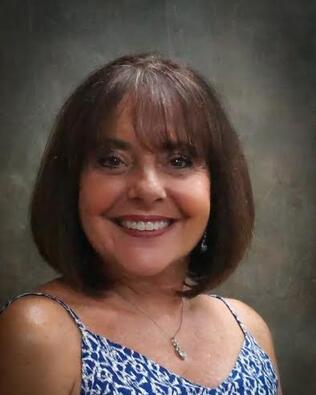 Headshot of Tina D'Aleo