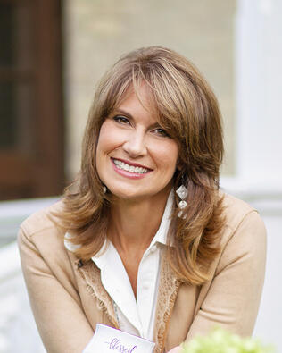 Headshot of Kelly Vance