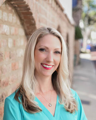 Headshot of Terri Lee London