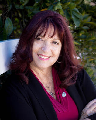 Headshot of Linda Bent