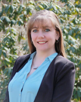 Headshot of Laura Doyle