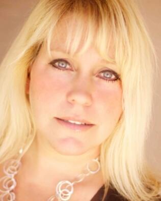 Headshot of Lisa Wili-Simmonds