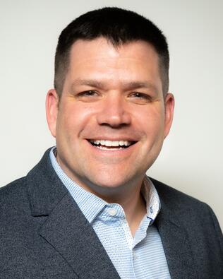 Headshot of Shannon McRoberts