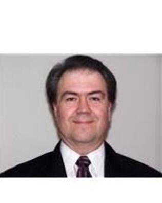 Headshot of Gary Kujawinski