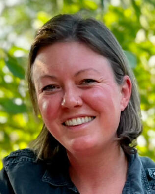 Headshot of Sara Helmkamp