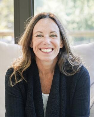 Headshot of Julie Downey