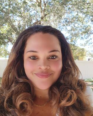 Headshot of Alisha Woods