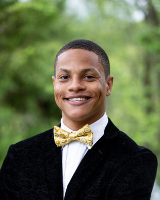 Headshot of Darian Lipscomb