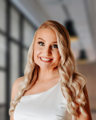 Headshot of Megan Ballage