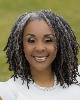 Headshot of Kiela Kelly