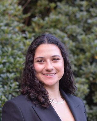 Headshot of Annalysse Colasurdo