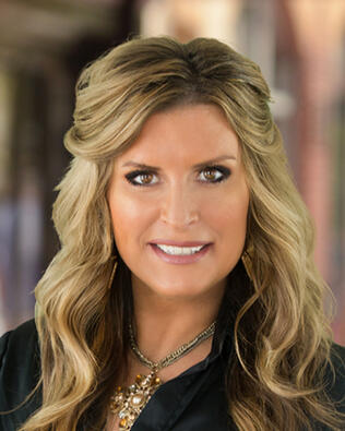 Headshot of Rebecca Vittitow