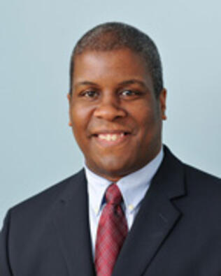 Headshot of Ian Riley