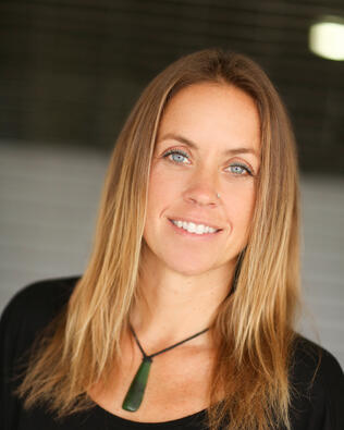 Headshot of Lara Convery