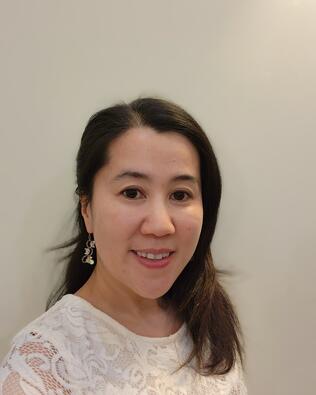 Headshot of Hanh Vuong