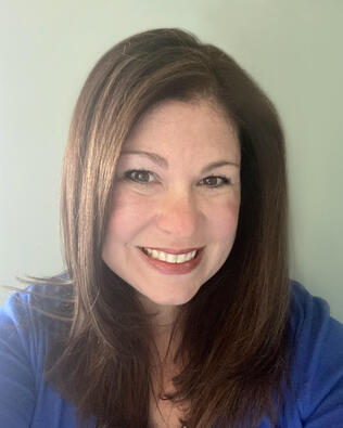 Headshot of Julie Lemos