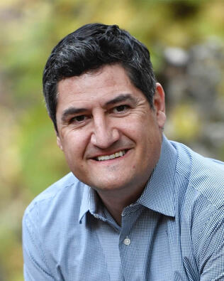 Headshot of Alexander Piana