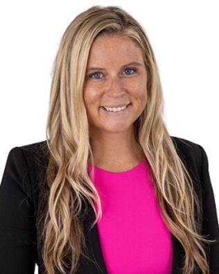 Headshot of Amanda Morzos