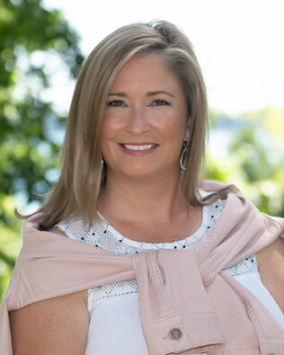 Headshot of Julie LeBourdais