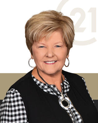 Headshot of Grace Robideaux