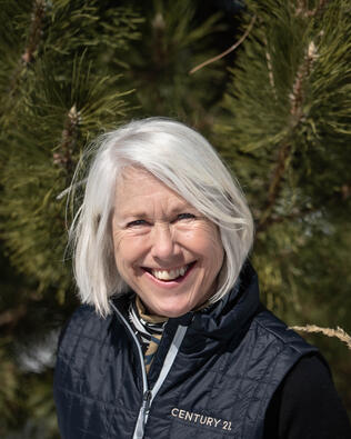 Headshot of Carrie Gaffney