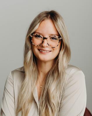 Headshot of Cassie Jackson