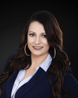 Headshot of Lorena Amezquita