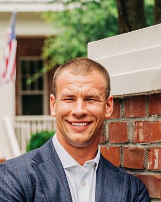 Headshot of Andrew Luczak
