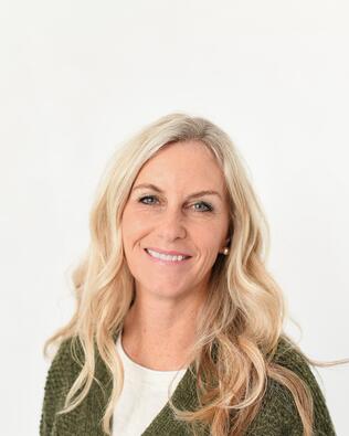 Headshot of Sheri Peck