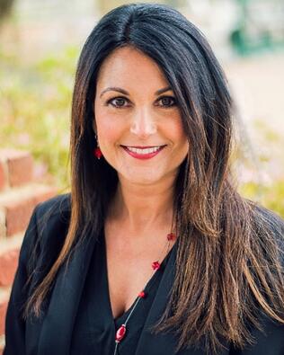 Headshot of Kelli Adams