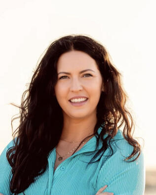 Headshot of Dawn Pierce