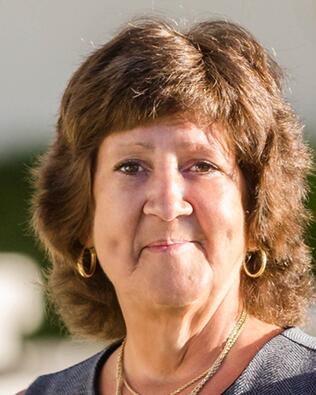 Headshot of Donnamarie Moyer PA
