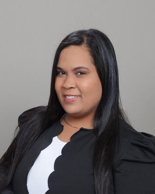 Headshot of Katherine De La Rosa