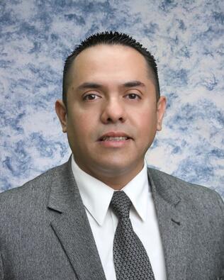Headshot of Victor Soto