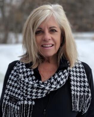 Headshot of Vicki Wynne-Parry