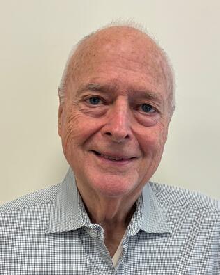 Headshot of Paul Henneforth