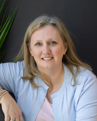 Headshot of Cheri Akbari