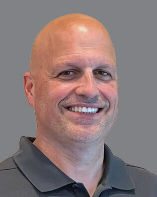 Headshot of Tom Vandenheuvel