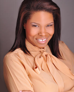 Headshot of Tara Skinner
