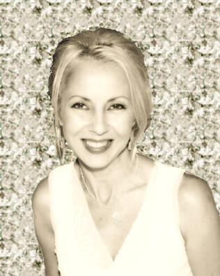 Headshot of Sarah Urrutia