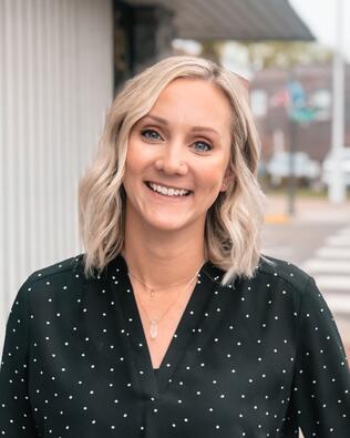 Headshot of Olivia Voss