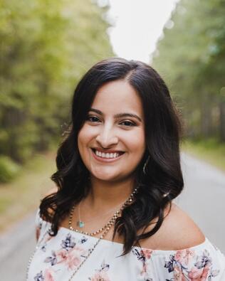 Headshot of Susi Alvarez Ratcliff
